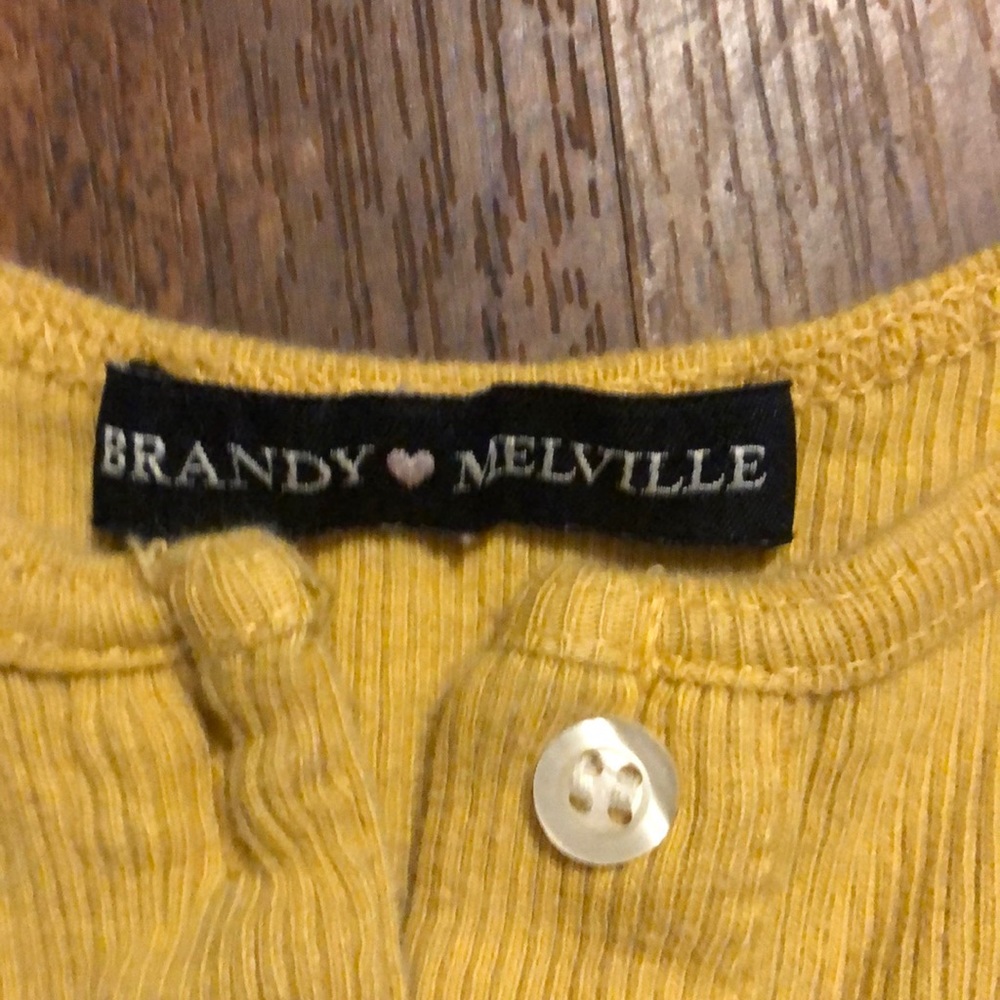 Two crop tops - Picture 3 of 3